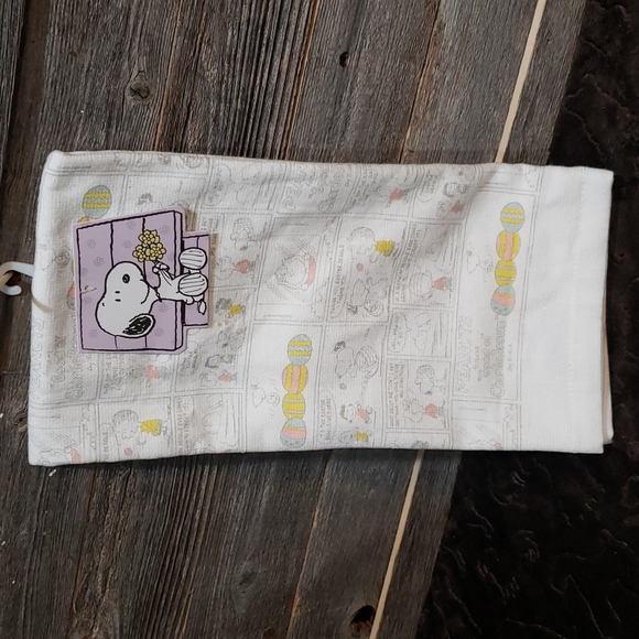Snoopy easter comic strip towel NWT - Picture 1 of 5